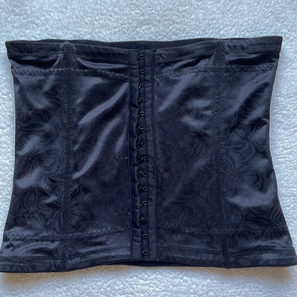 Maidenform black corset